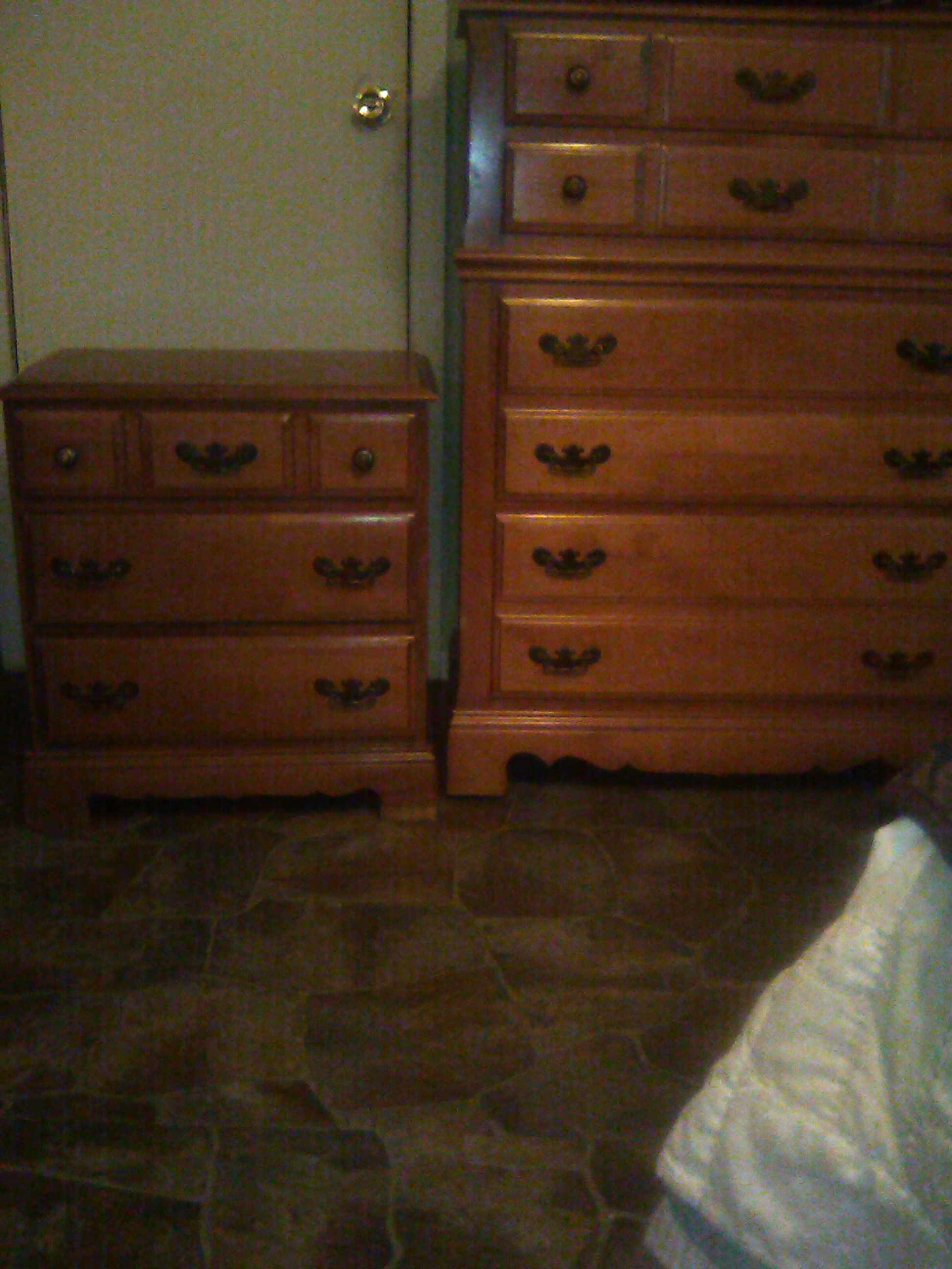 SET Dresser Matching Nightstand in Lynchburg, TN